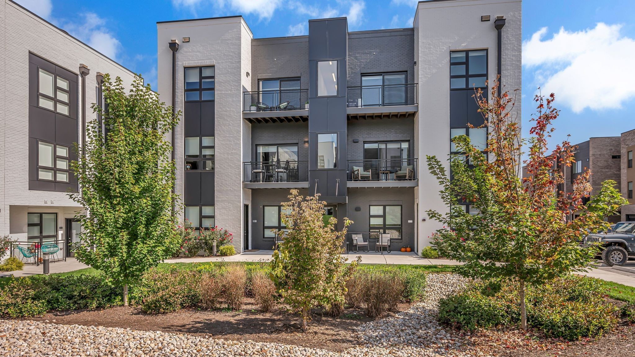 542 Southgate Ave Unit: 303