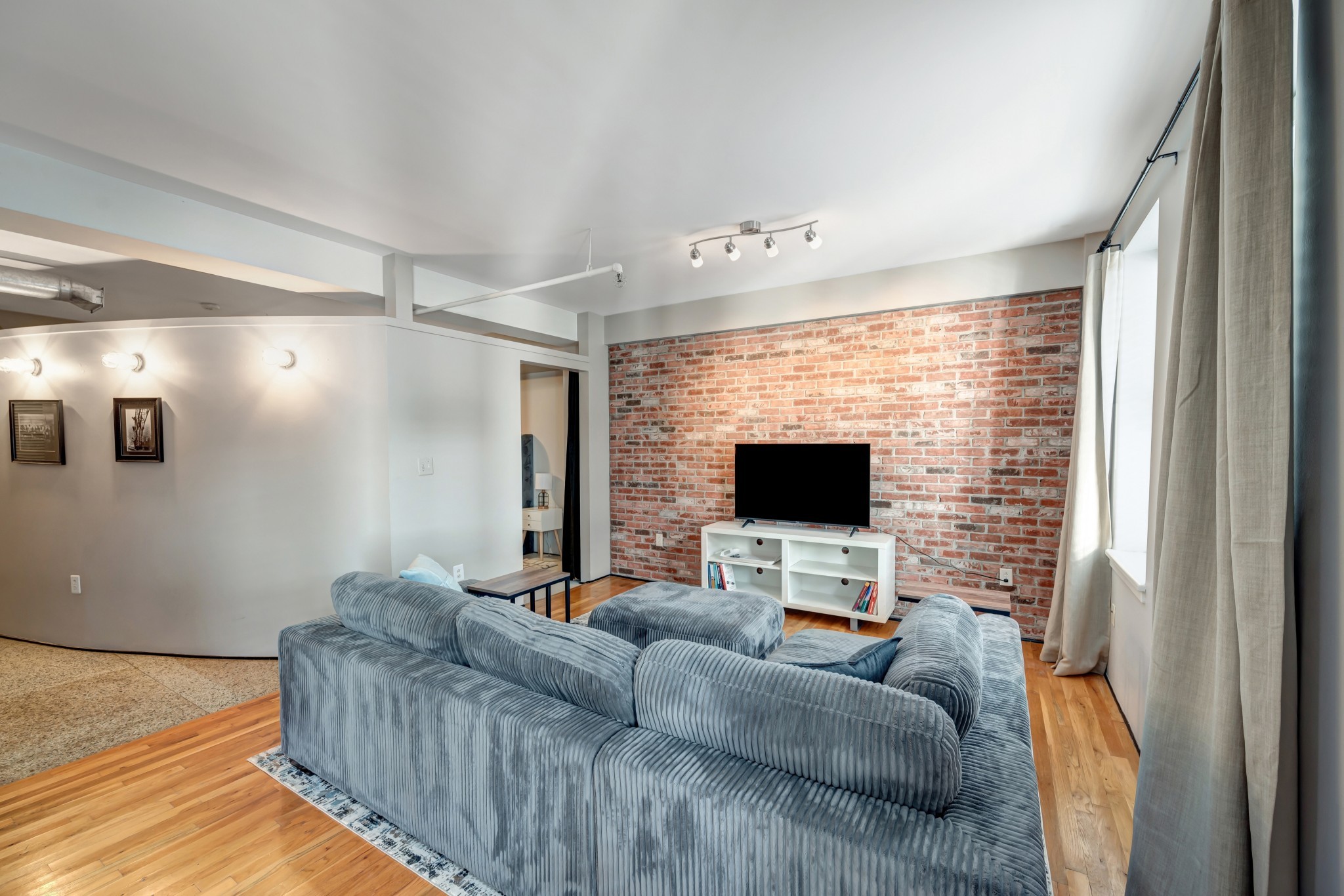 700 Church St Unit: 405