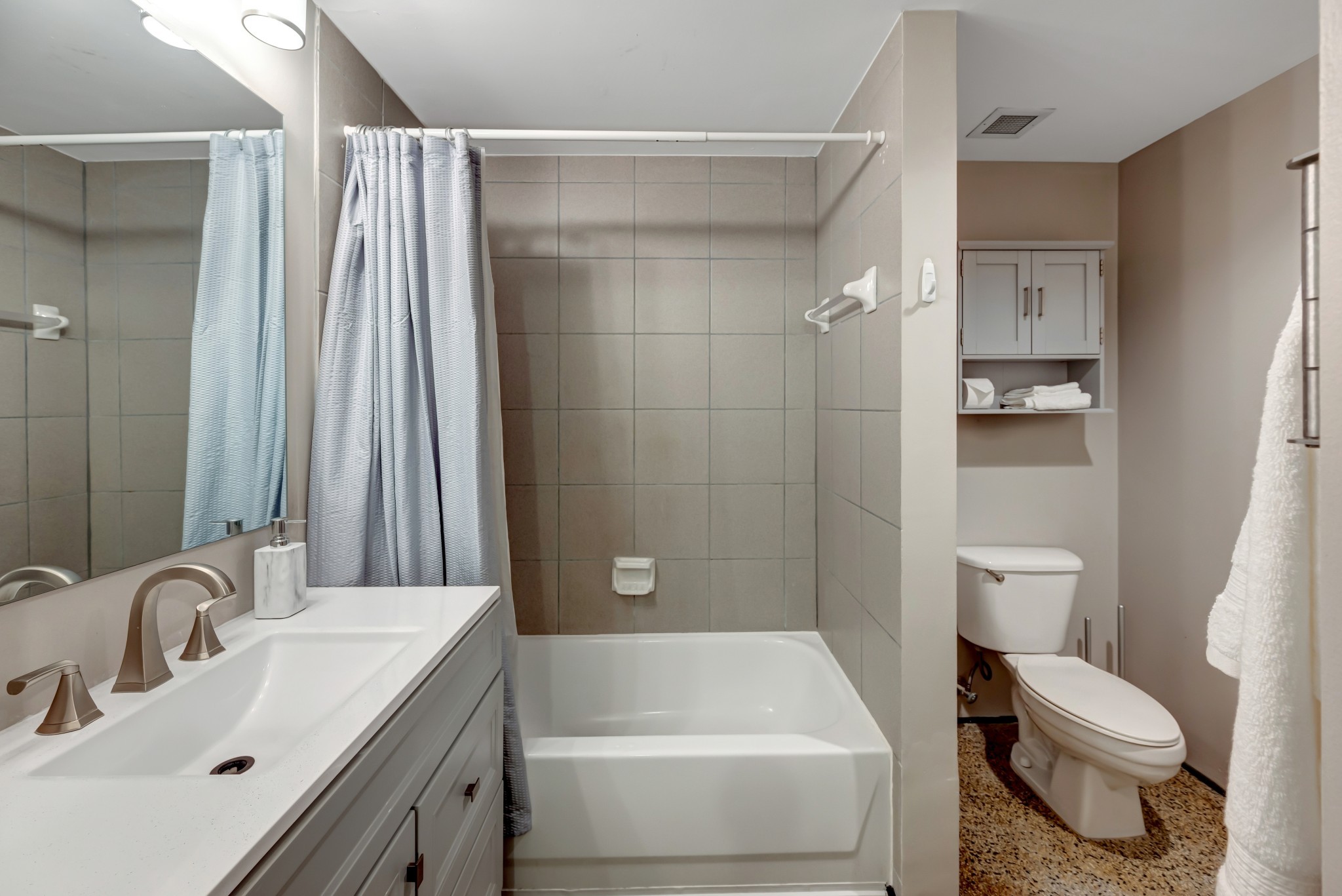 700 Church St Unit: 405