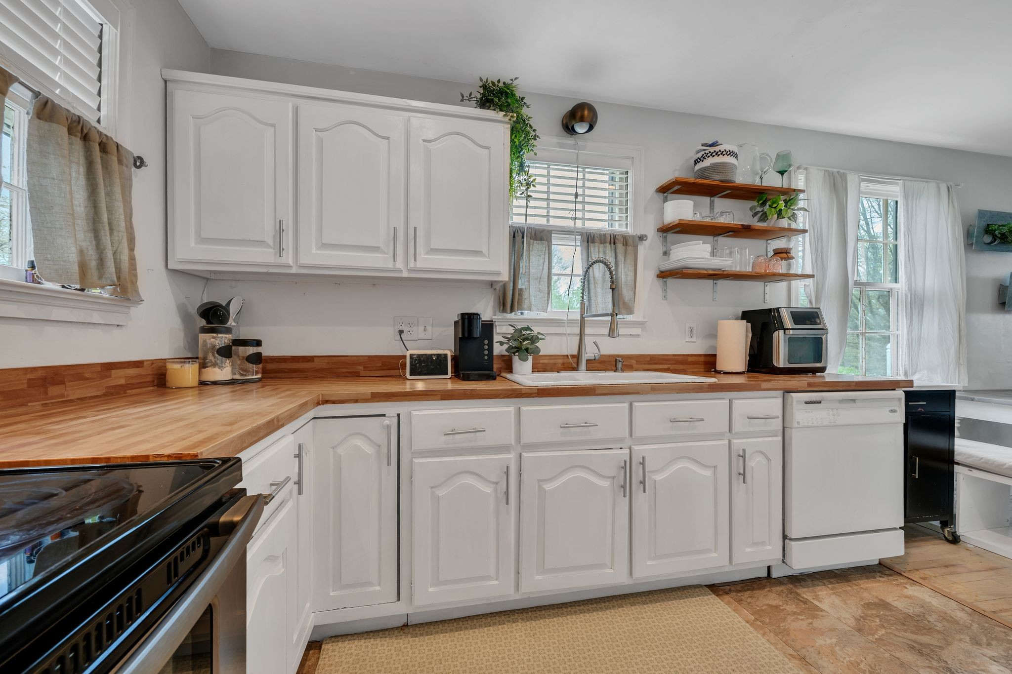 1306 Mercury Dr