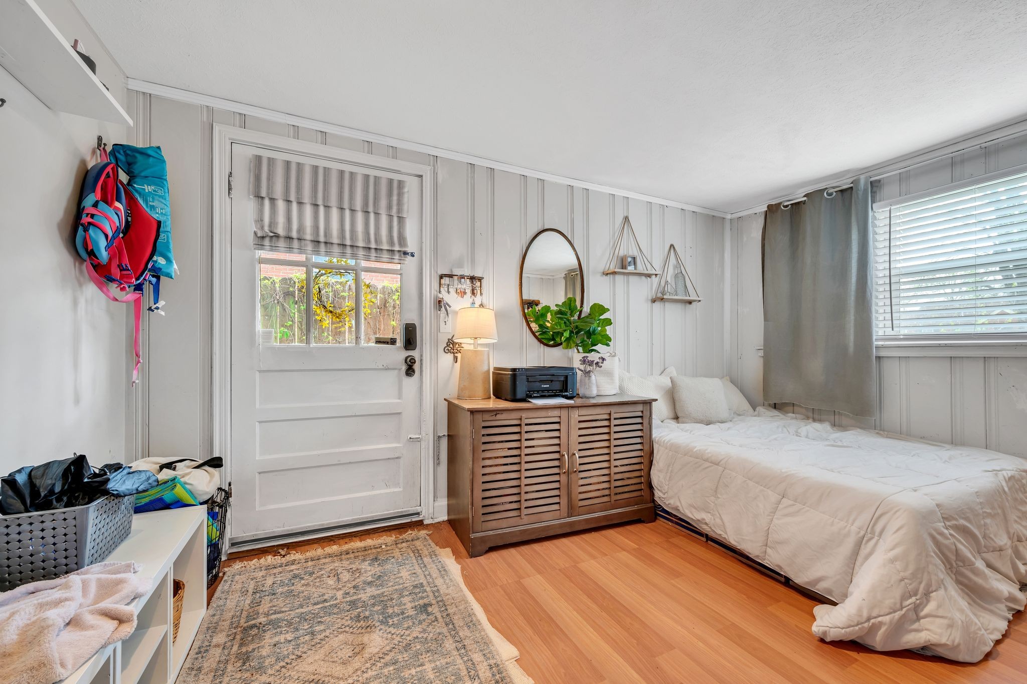 1306 Mercury Dr