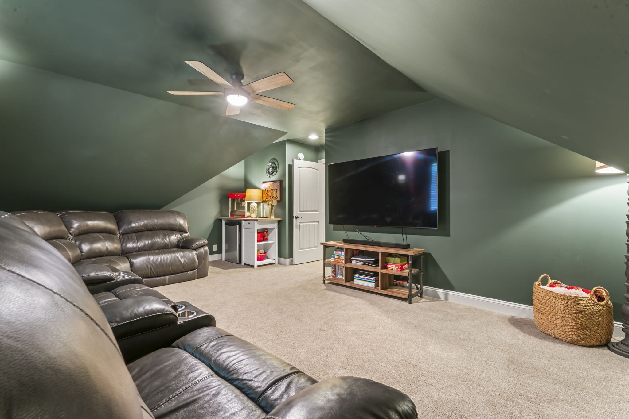 140 Blackberry Ln