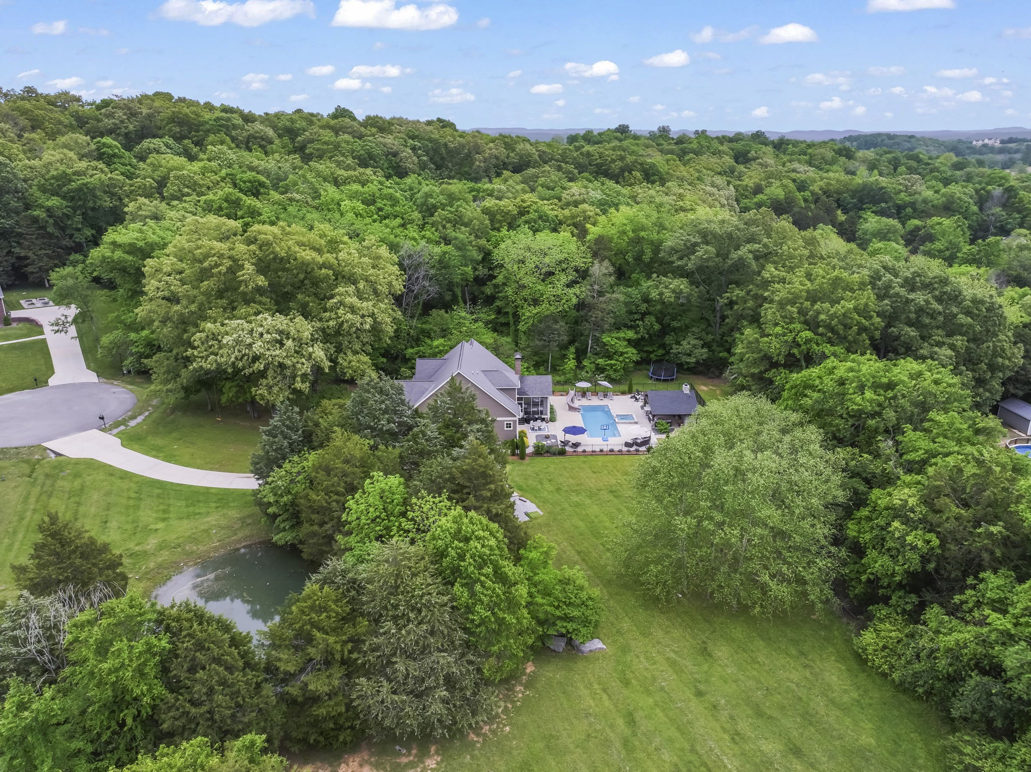 140 Blackberry Ln