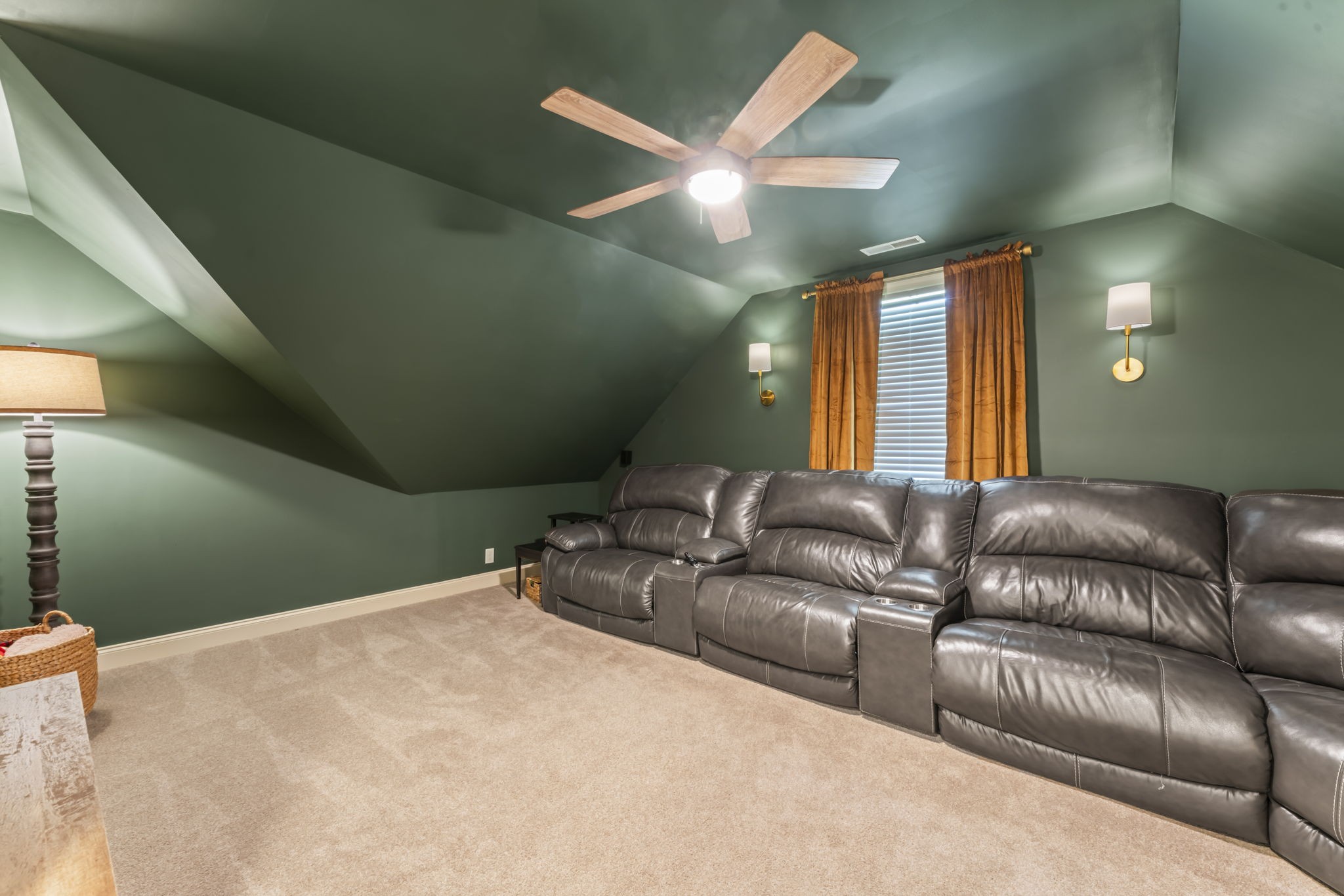 140 Blackberry Ln
