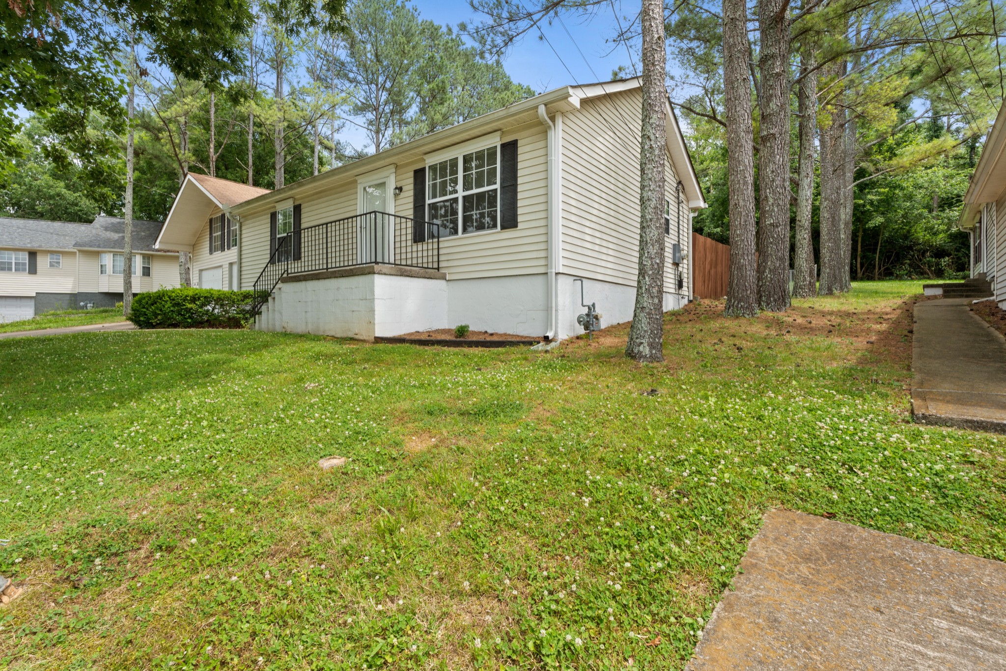2822 Airwood Dr