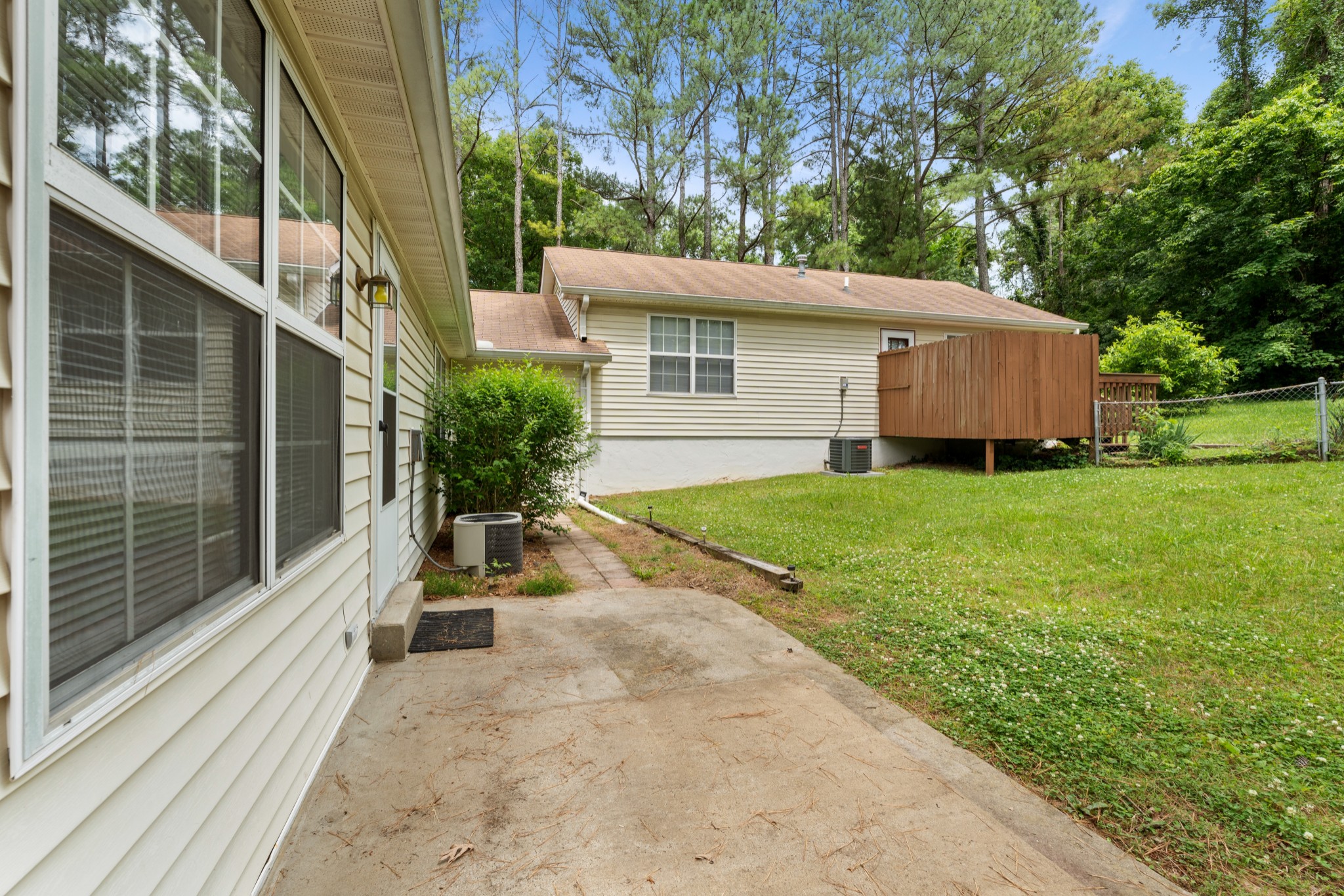 2822 Airwood Dr