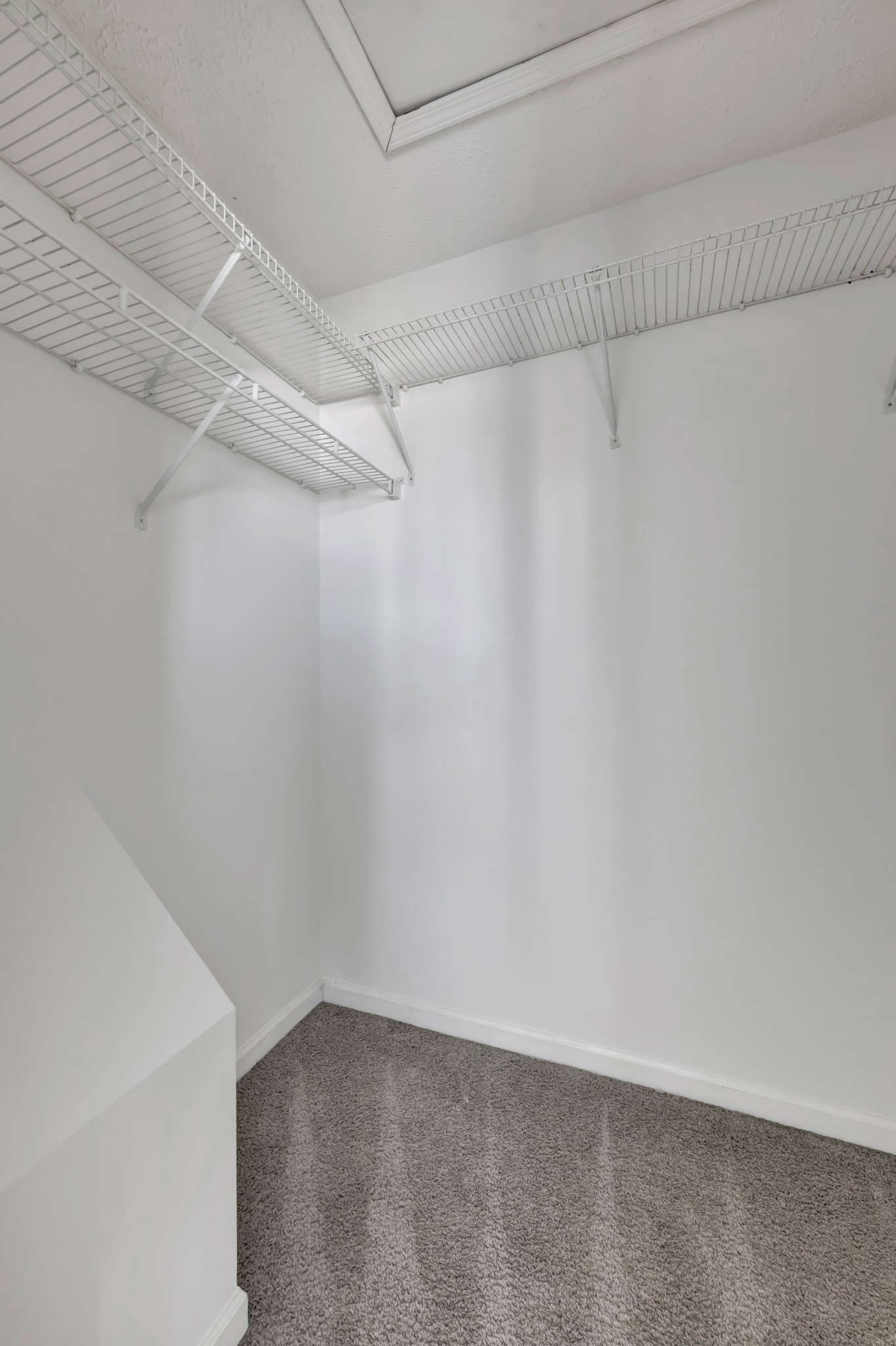 7109 Commonwealth Cir