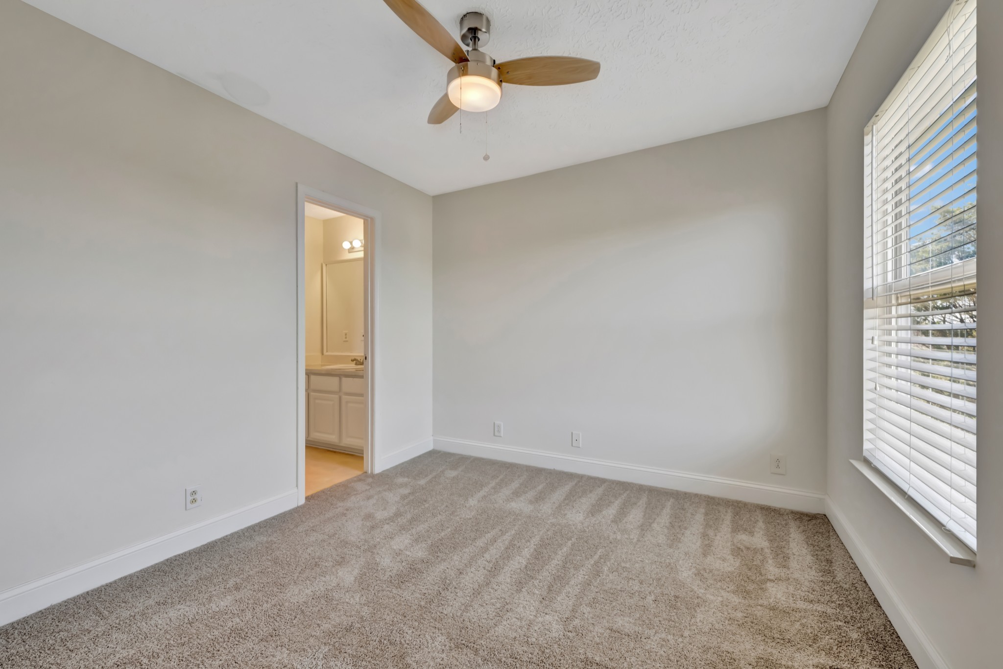 7109 Commonwealth Cir
