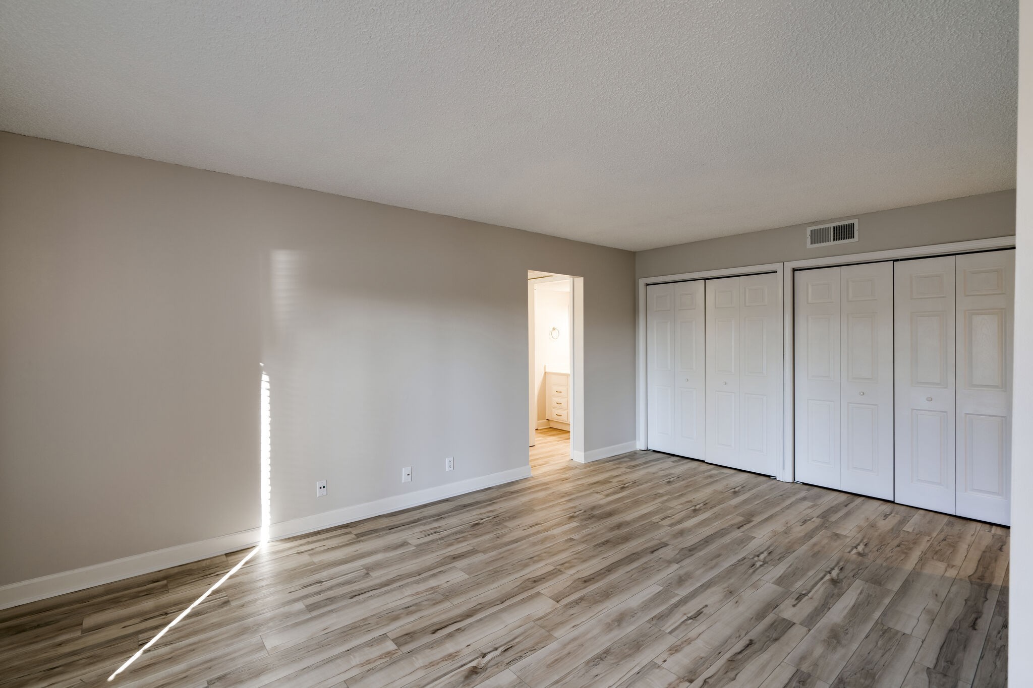 515 Basswood Ave Unit: 106