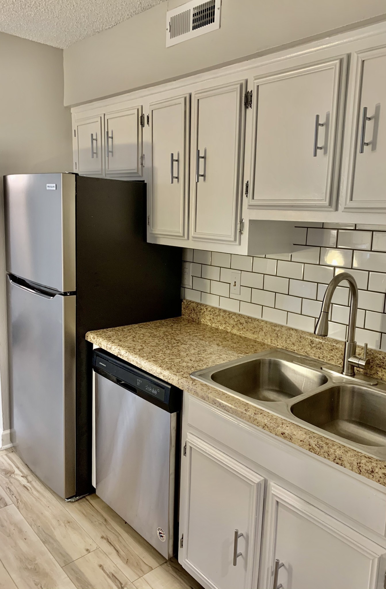 515 Basswood Ave Unit: 106