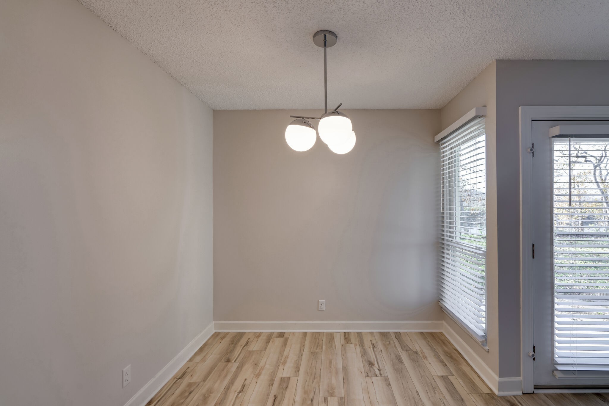 515 Basswood Ave Unit: 106