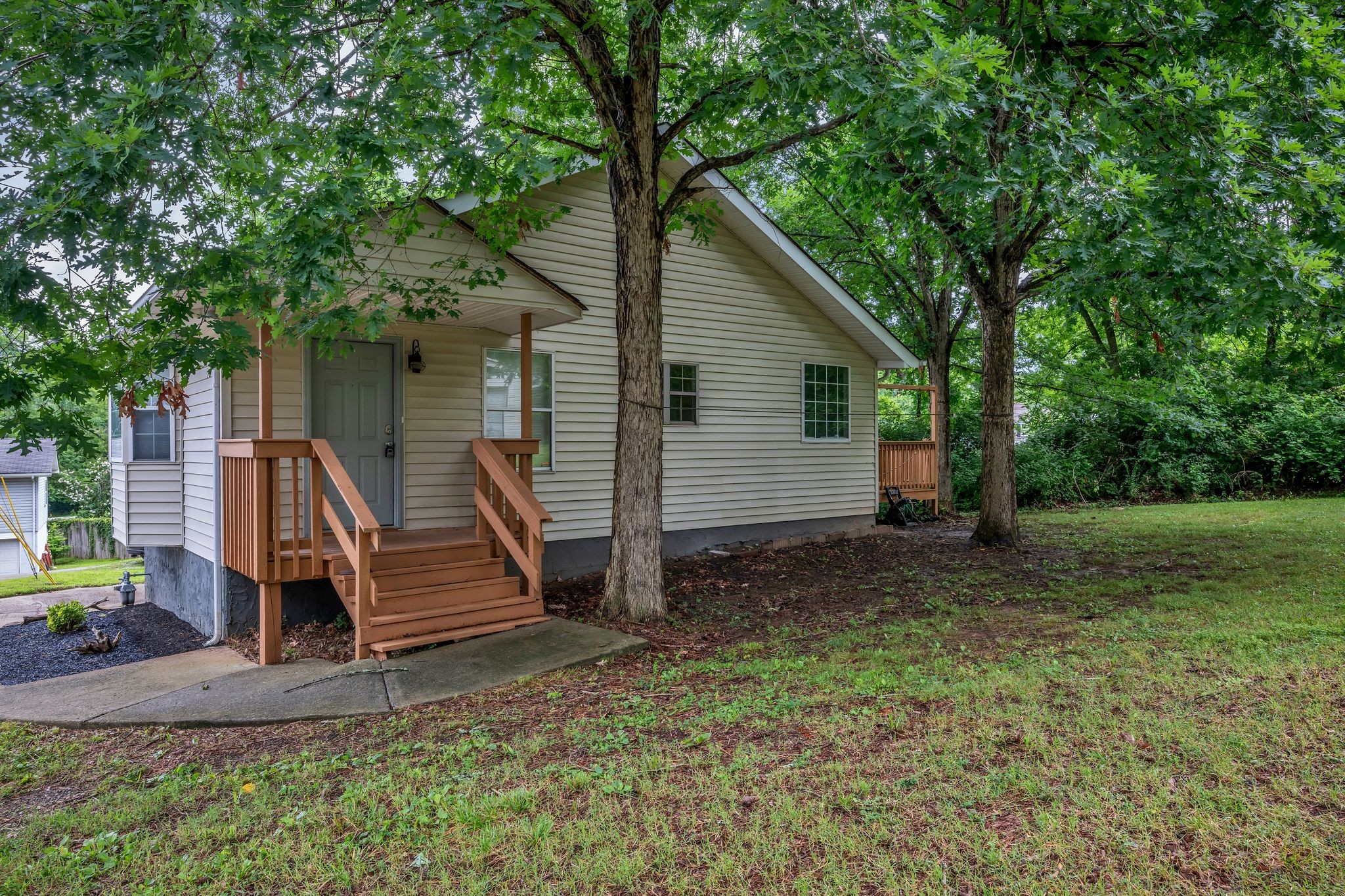2828 Airwood Dr