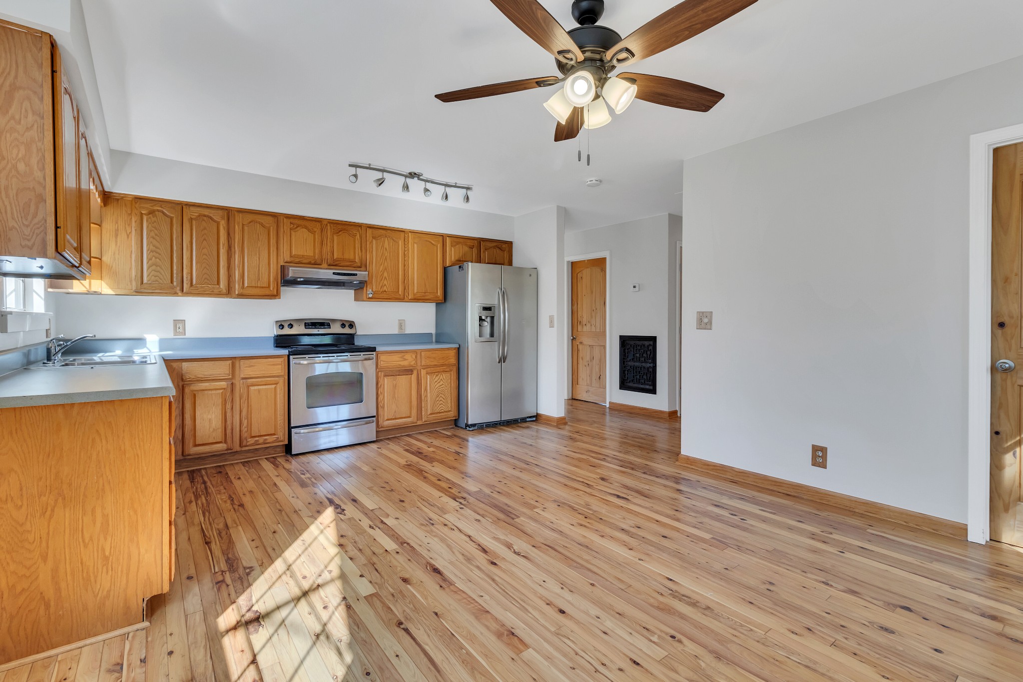 2828 Airwood Dr