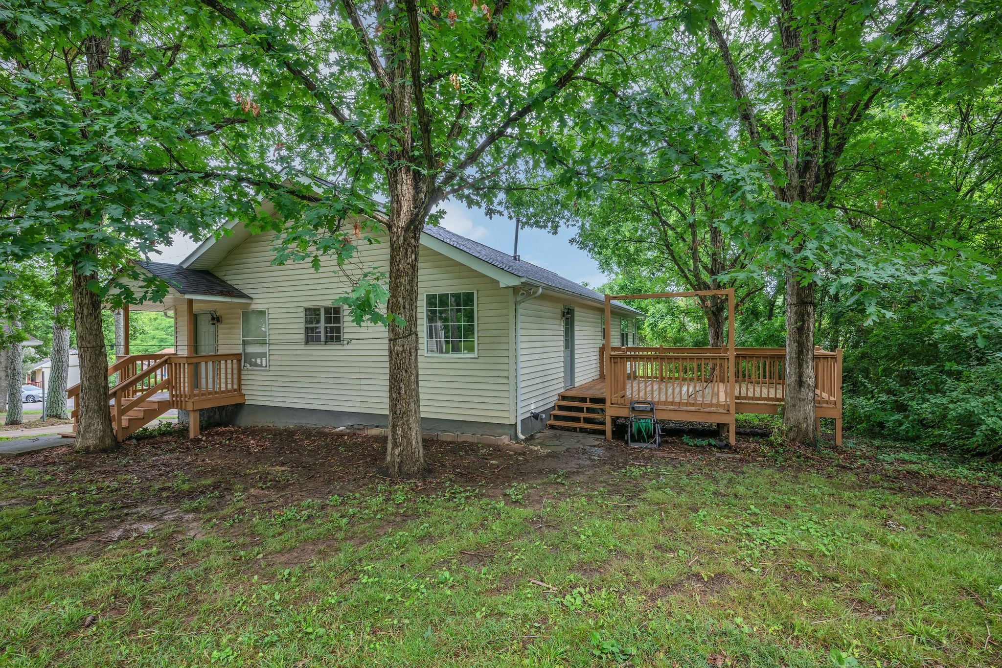 2828 Airwood Dr