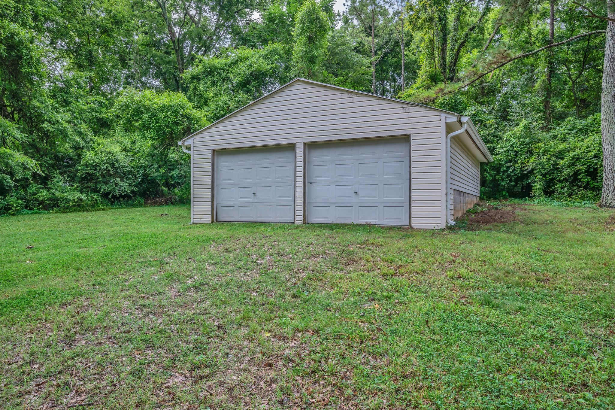 2828 Airwood Dr