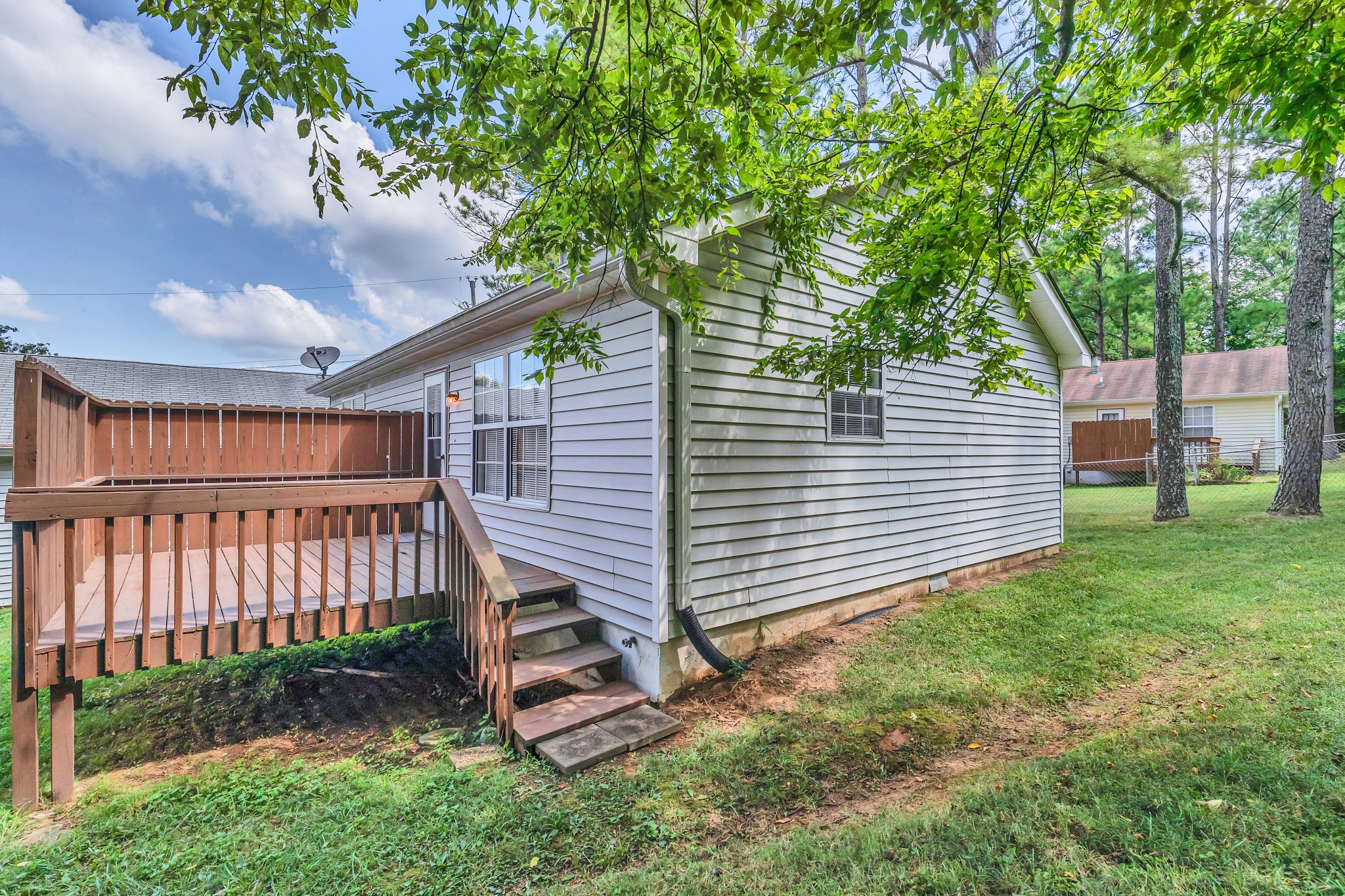 2820 Airwood Dr