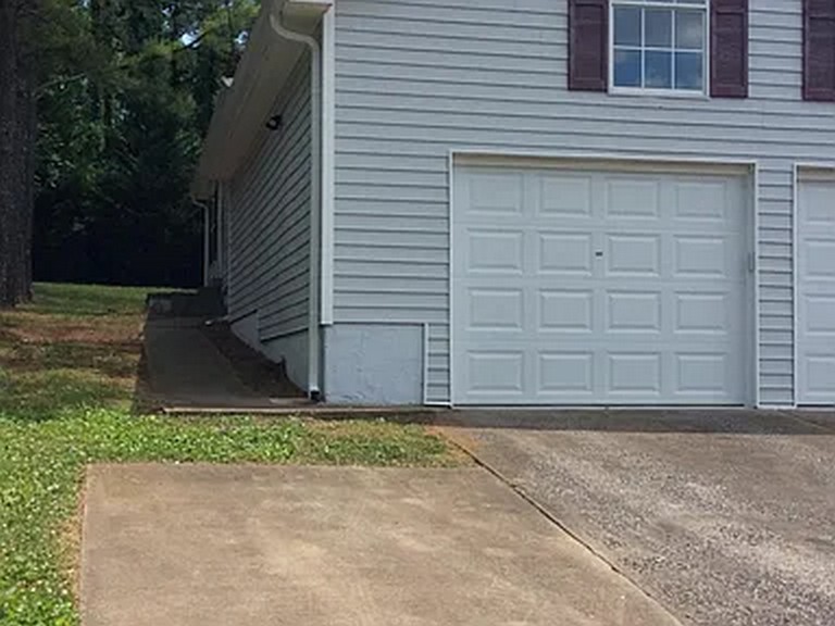 2820 Airwood Dr