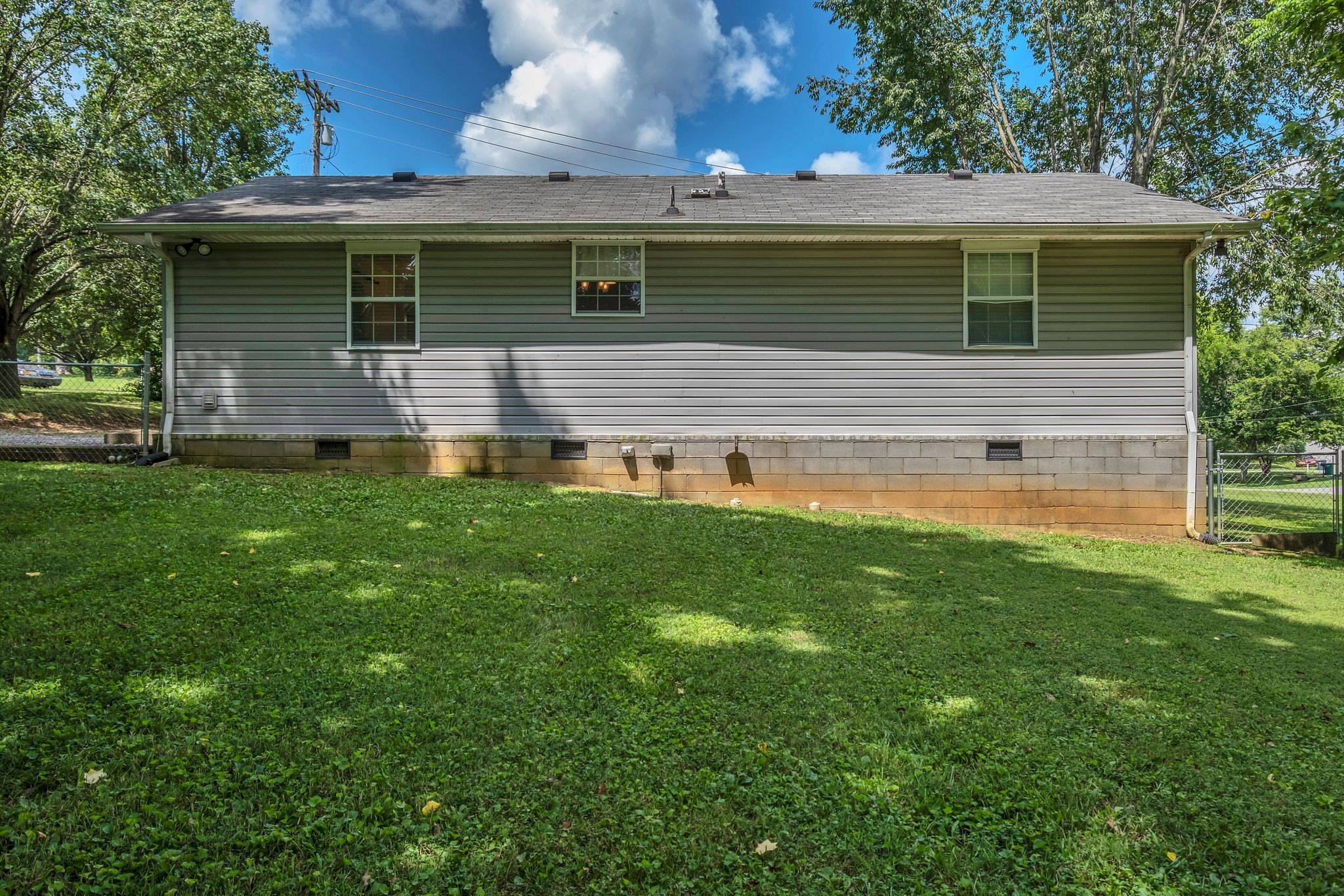 216 Fischer Dr