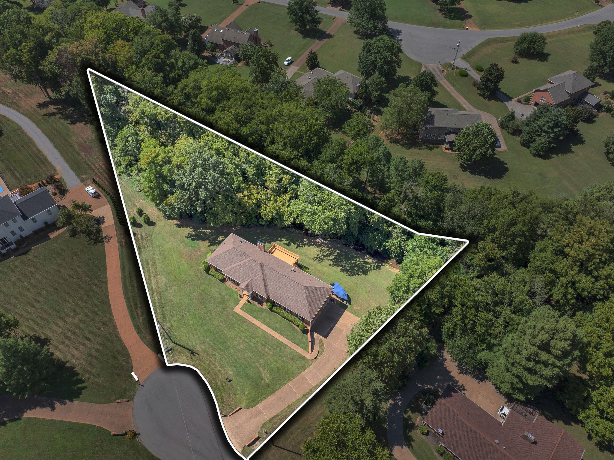 2204 Oakwood Ct