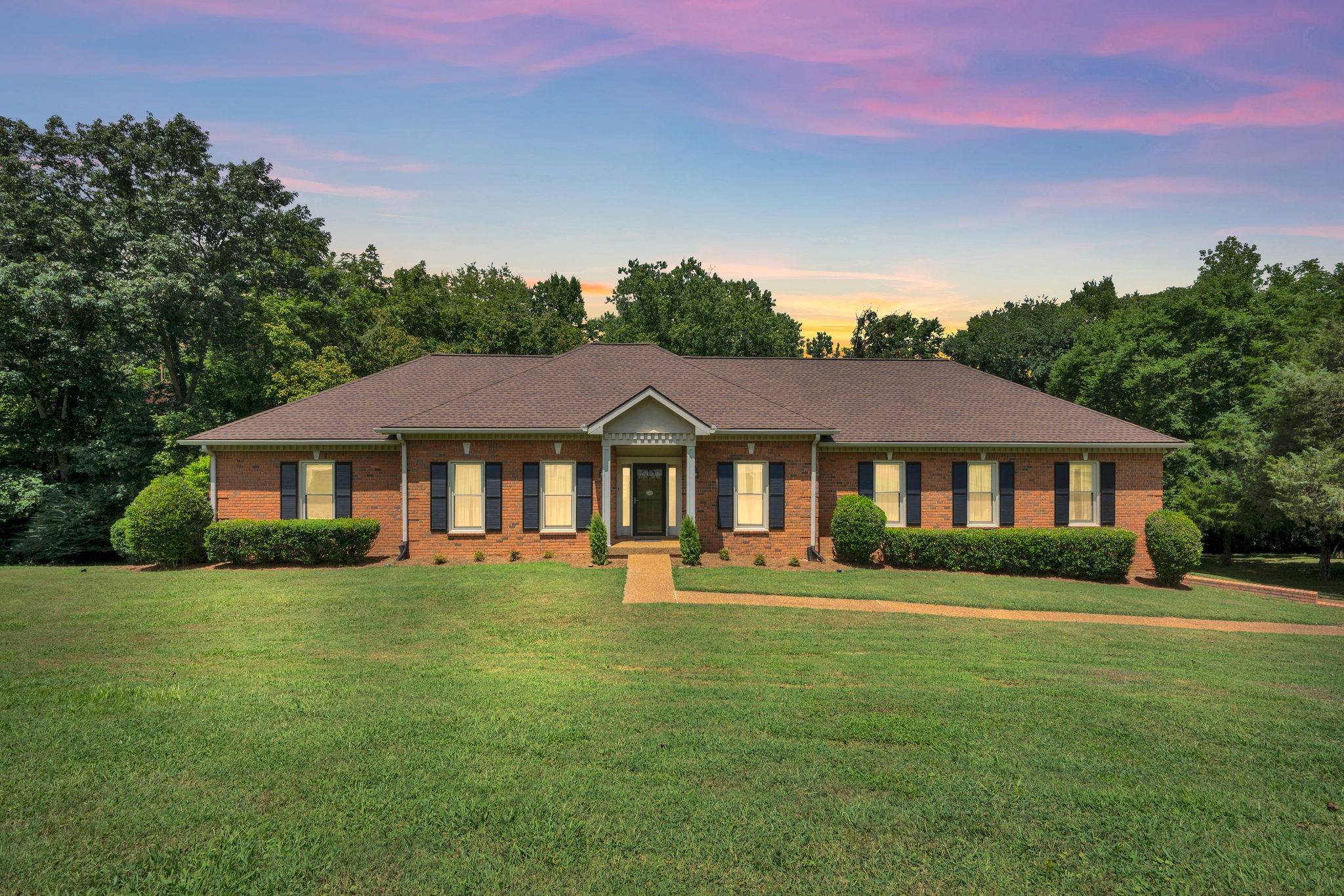 2204 Oakwood Ct