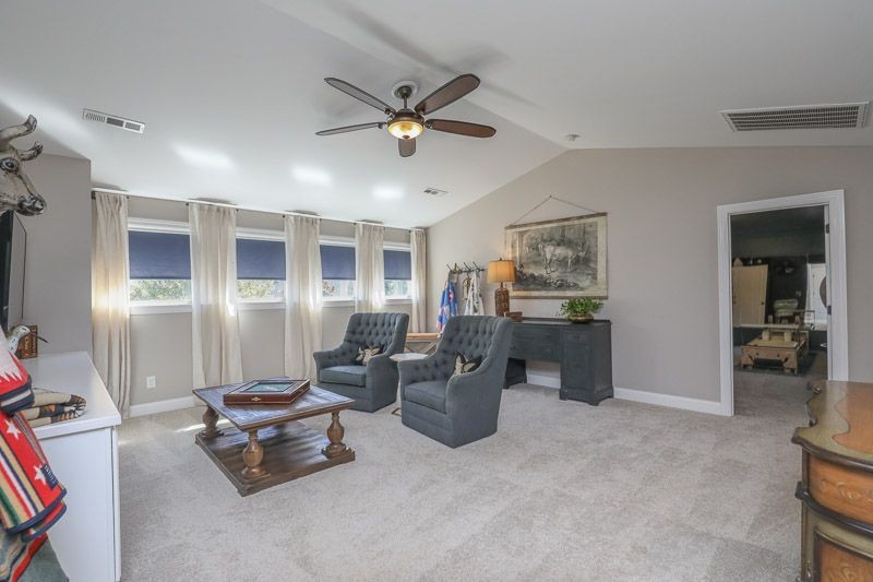 8525 Beautiful Valley Dr