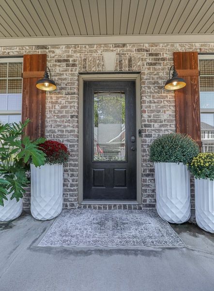8525 Beautiful Valley Dr
