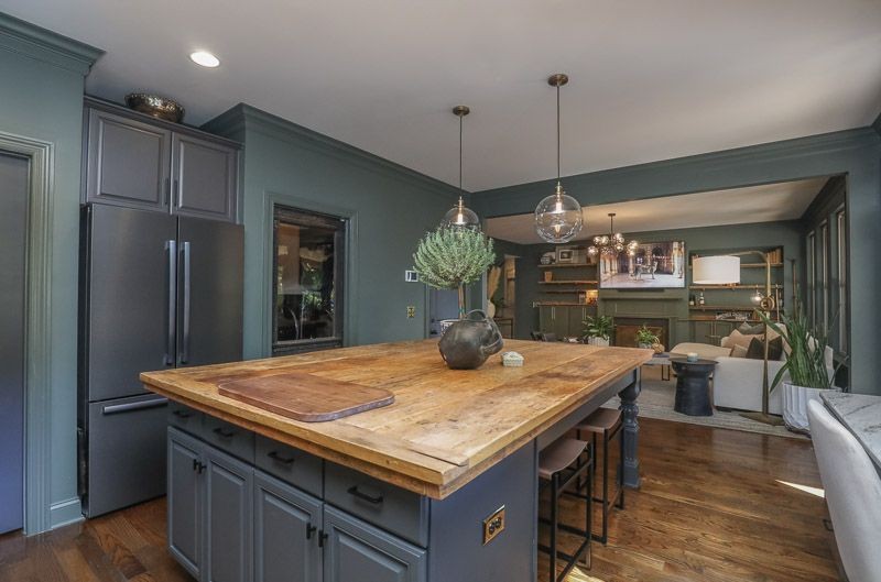 8525 Beautiful Valley Dr