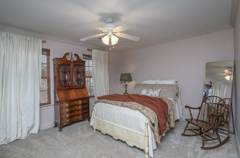 8525 Beautiful Valley Dr