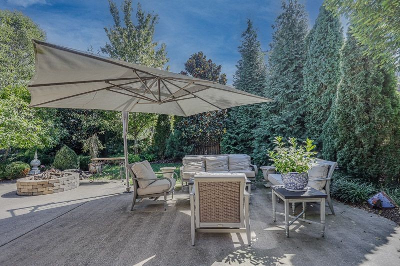 8525 Beautiful Valley Dr