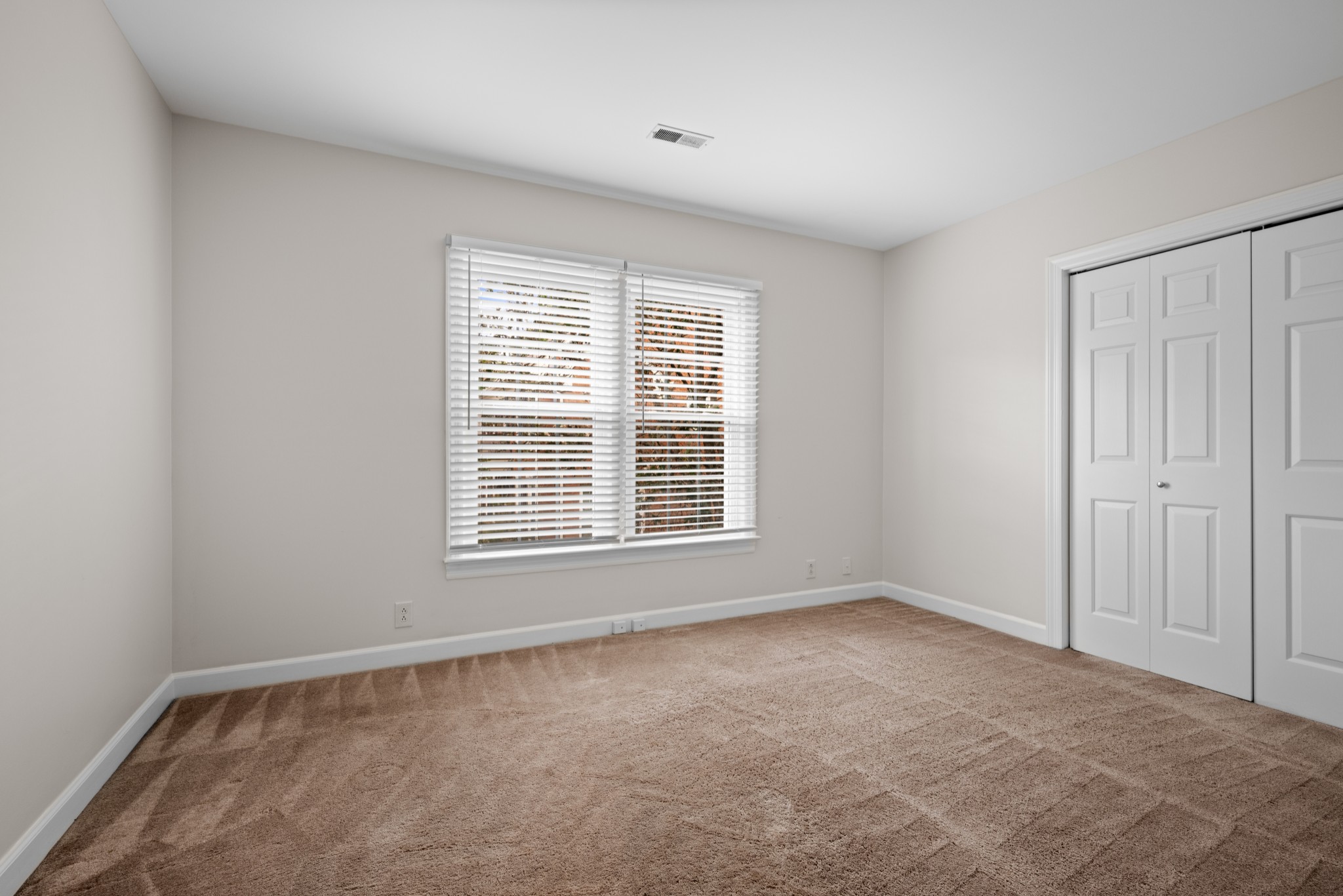 6326 Chickering Woods Dr