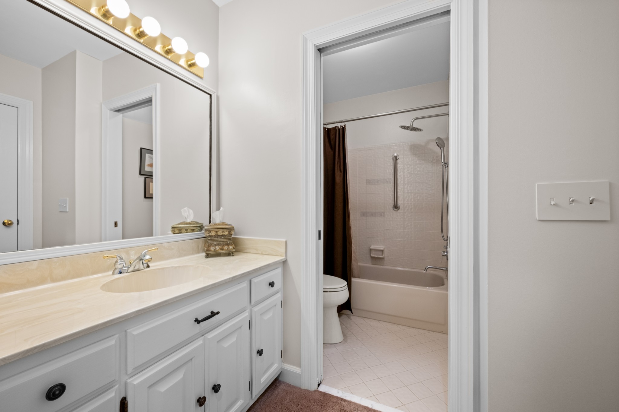 6326 Chickering Woods Dr