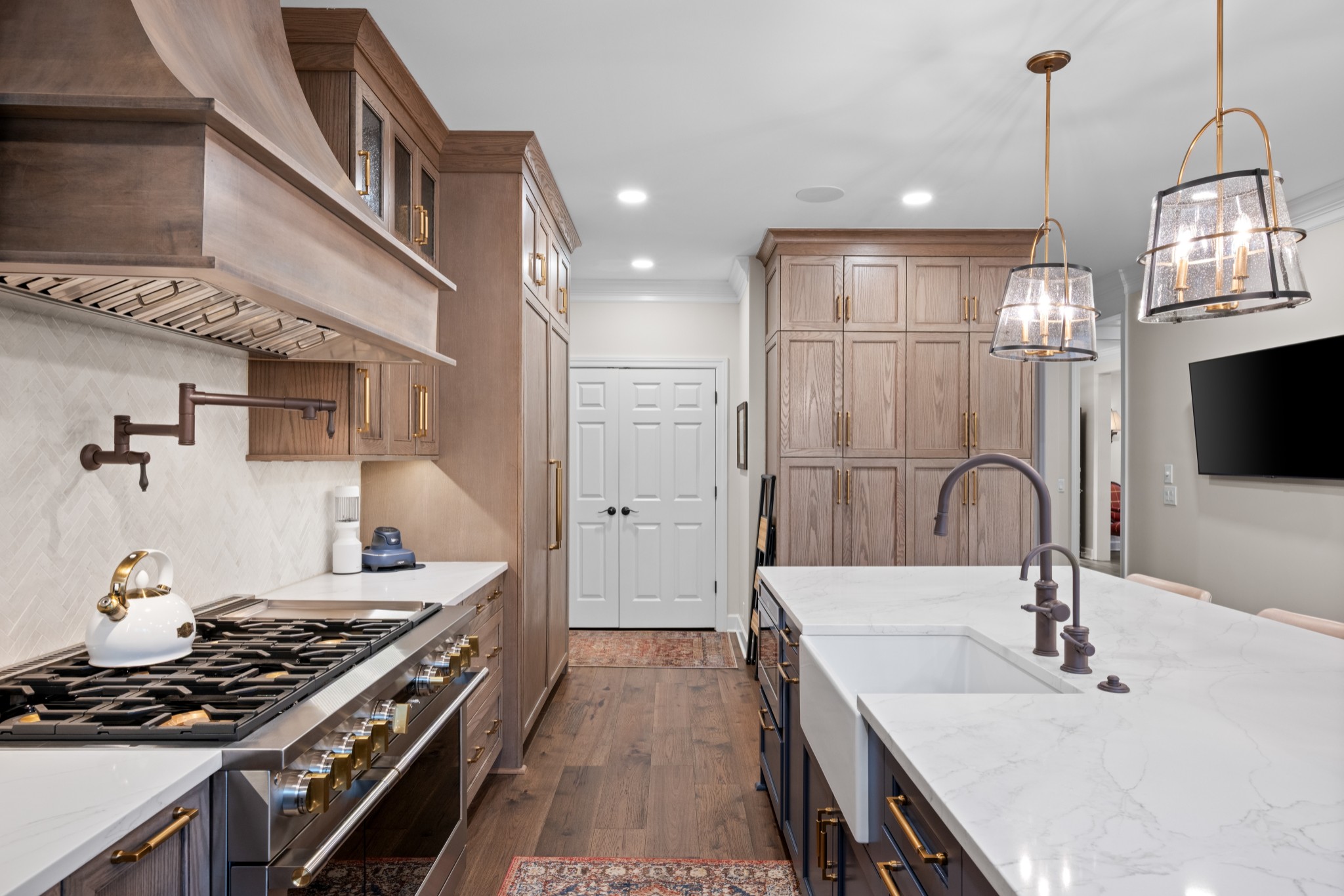 6326 Chickering Woods Dr