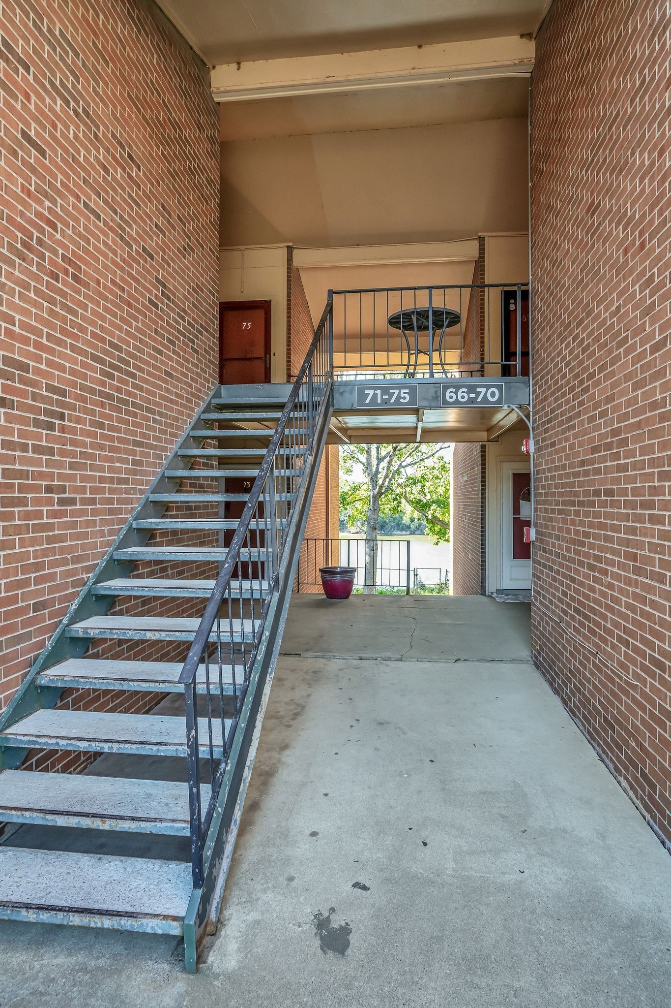 515 Basswood Ave Unit: 69
