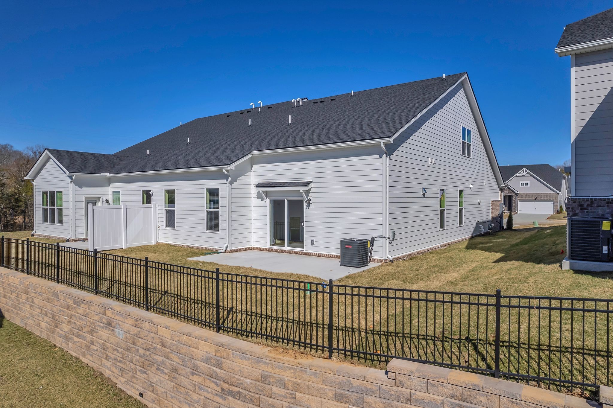 1353 Harmony Hill Ln