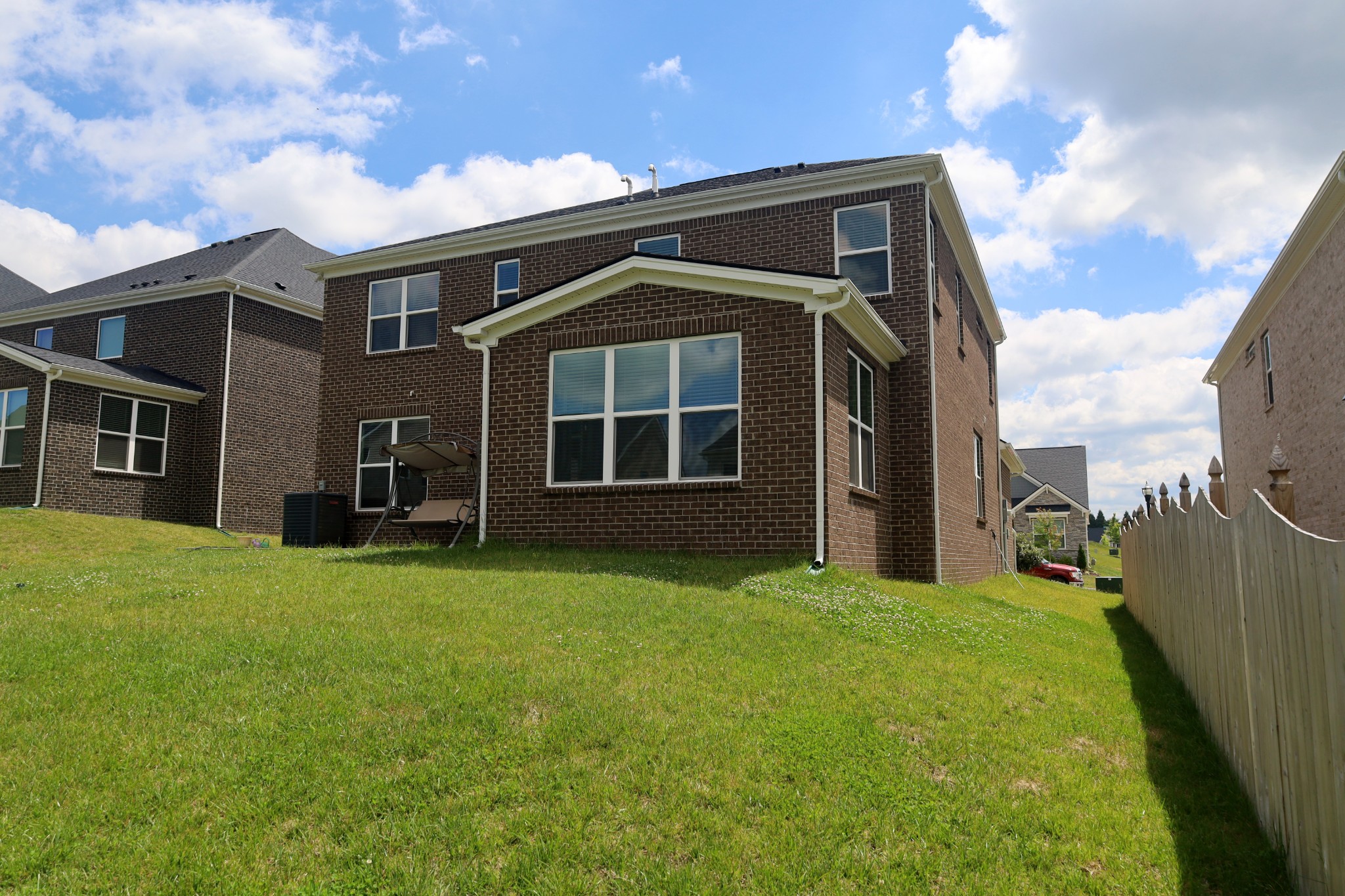 709 Parthenia Ln
