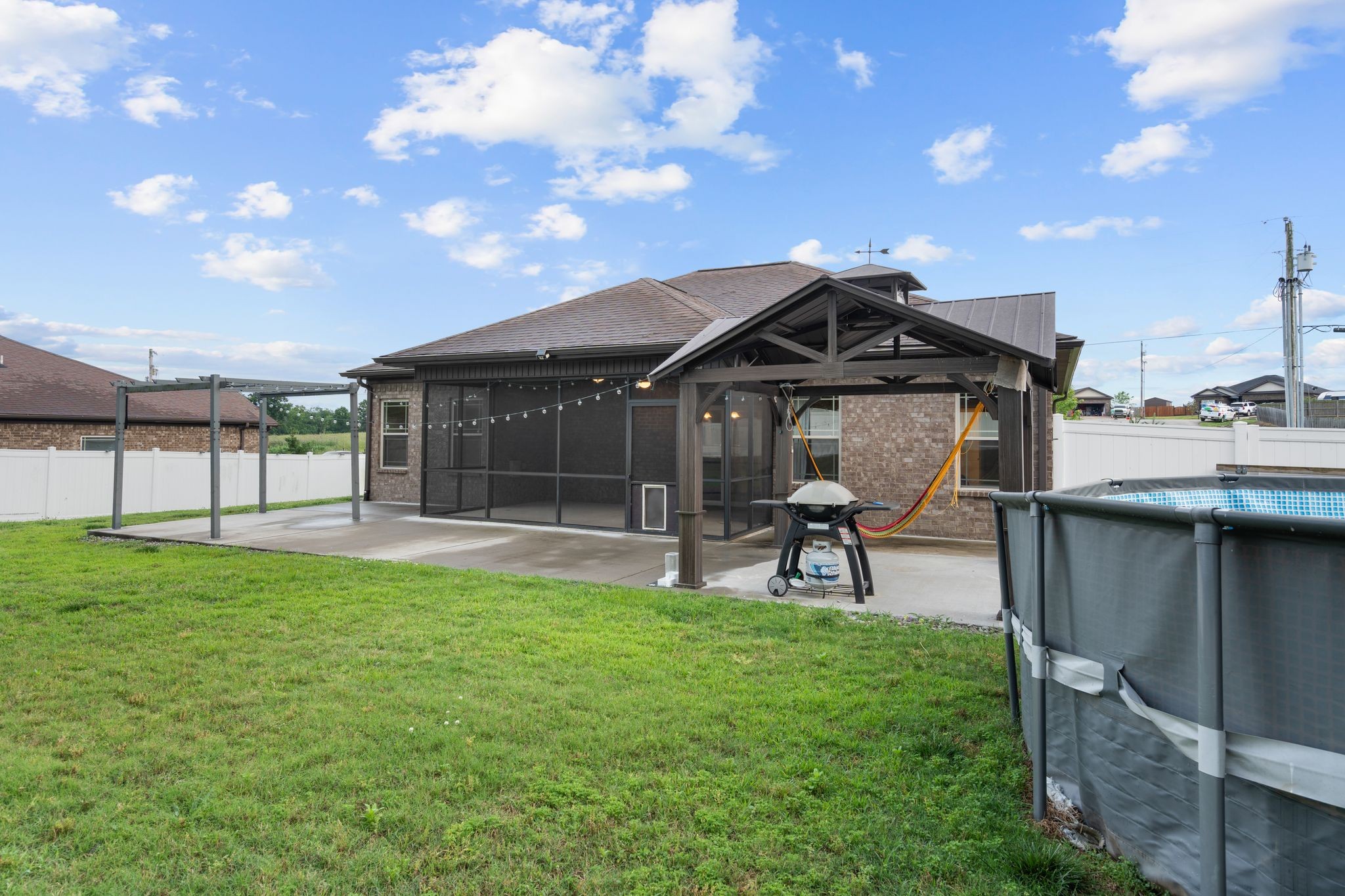 5238 McKinnley Dr
