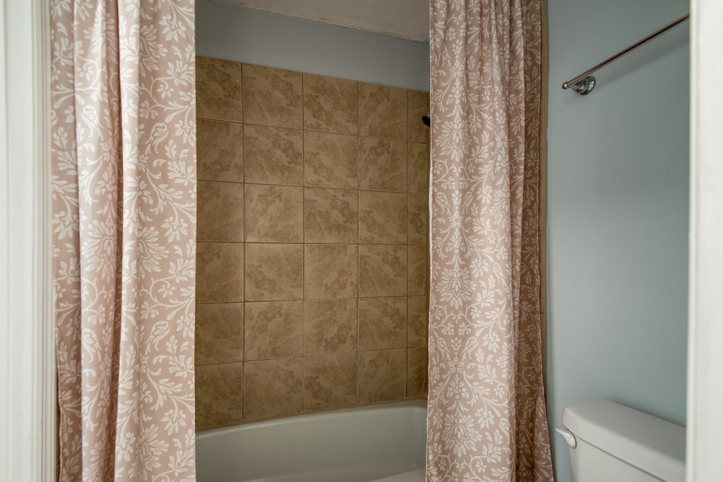 515 Basswood Ave Unit: 104