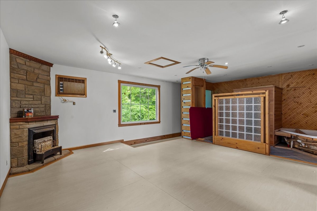 1002 Allenwood Dr