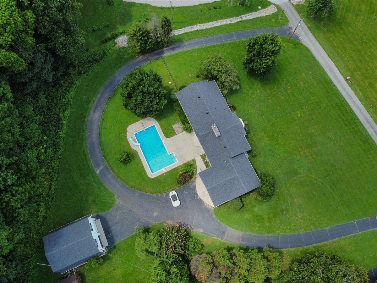 1002 Allenwood Dr