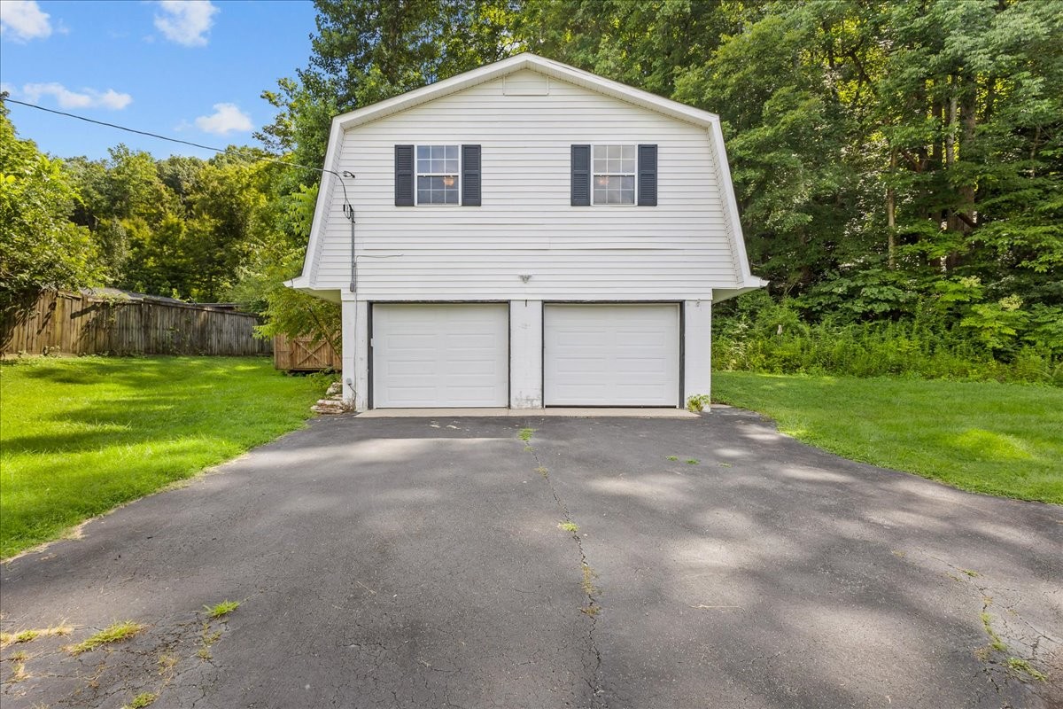 1002 Allenwood Dr