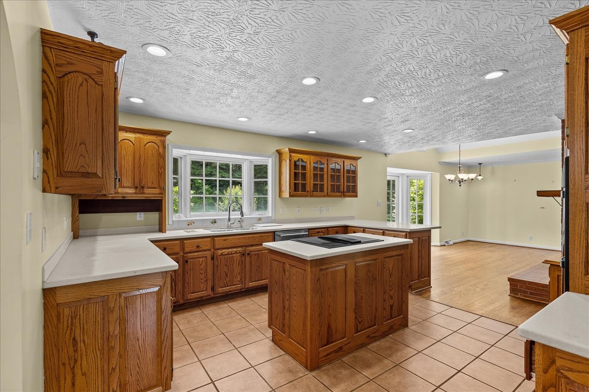 1002 Allenwood Dr