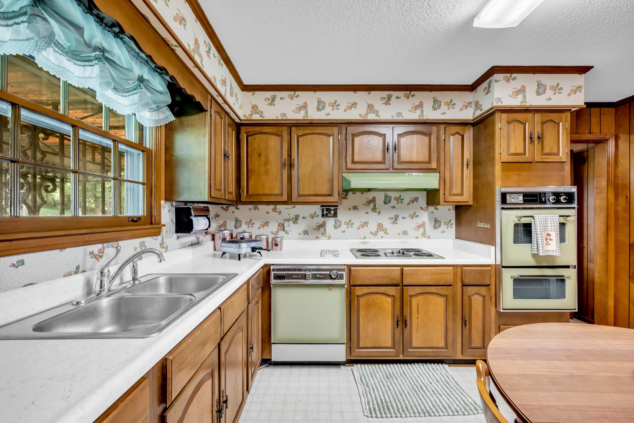 1204 Madison Creek Rd