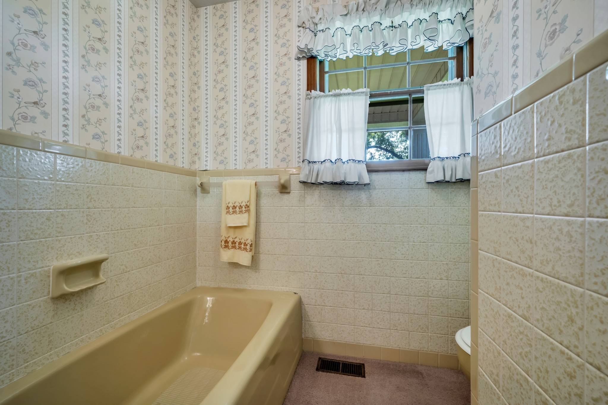 1204 Madison Creek Rd