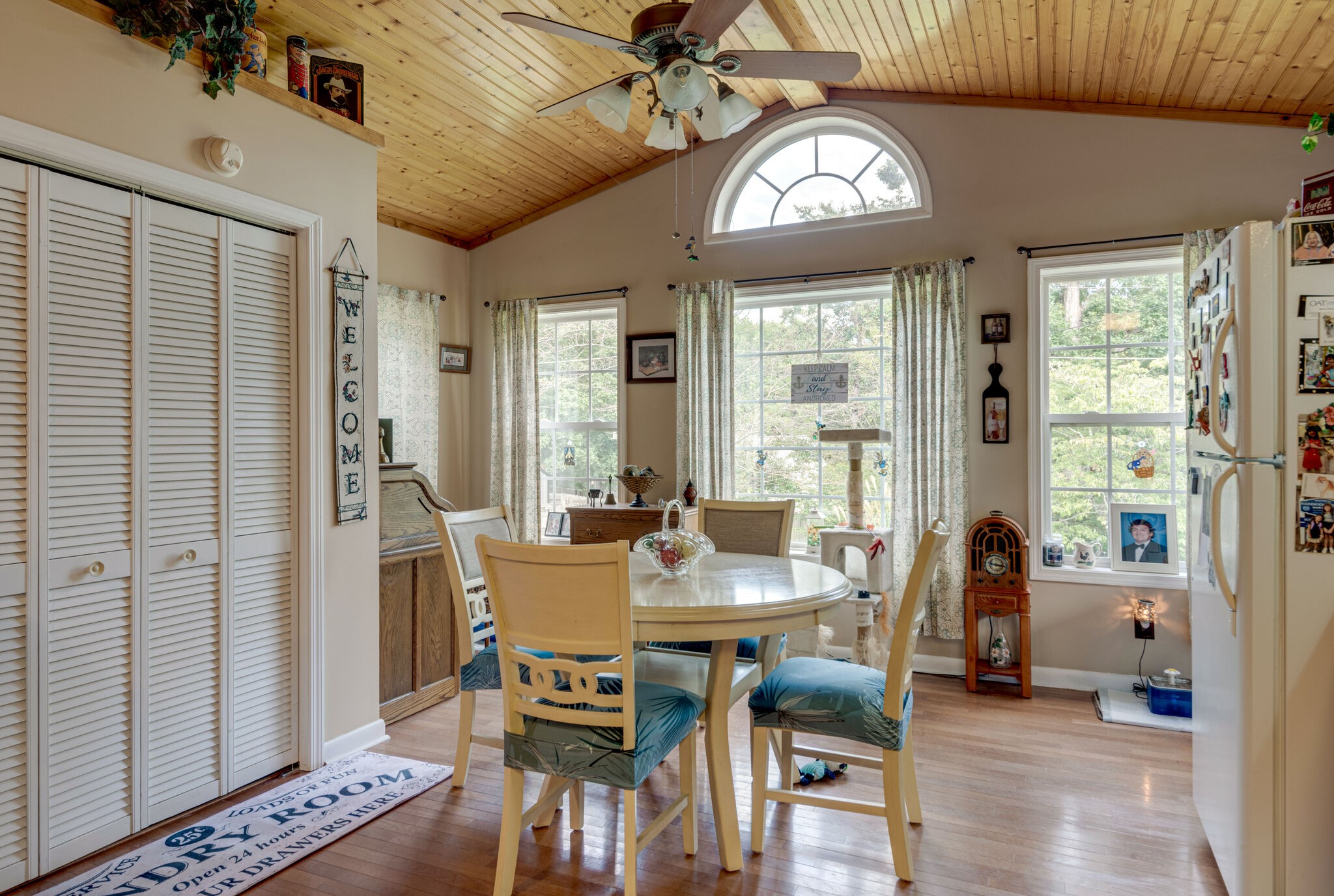 309 Bluebird Ln