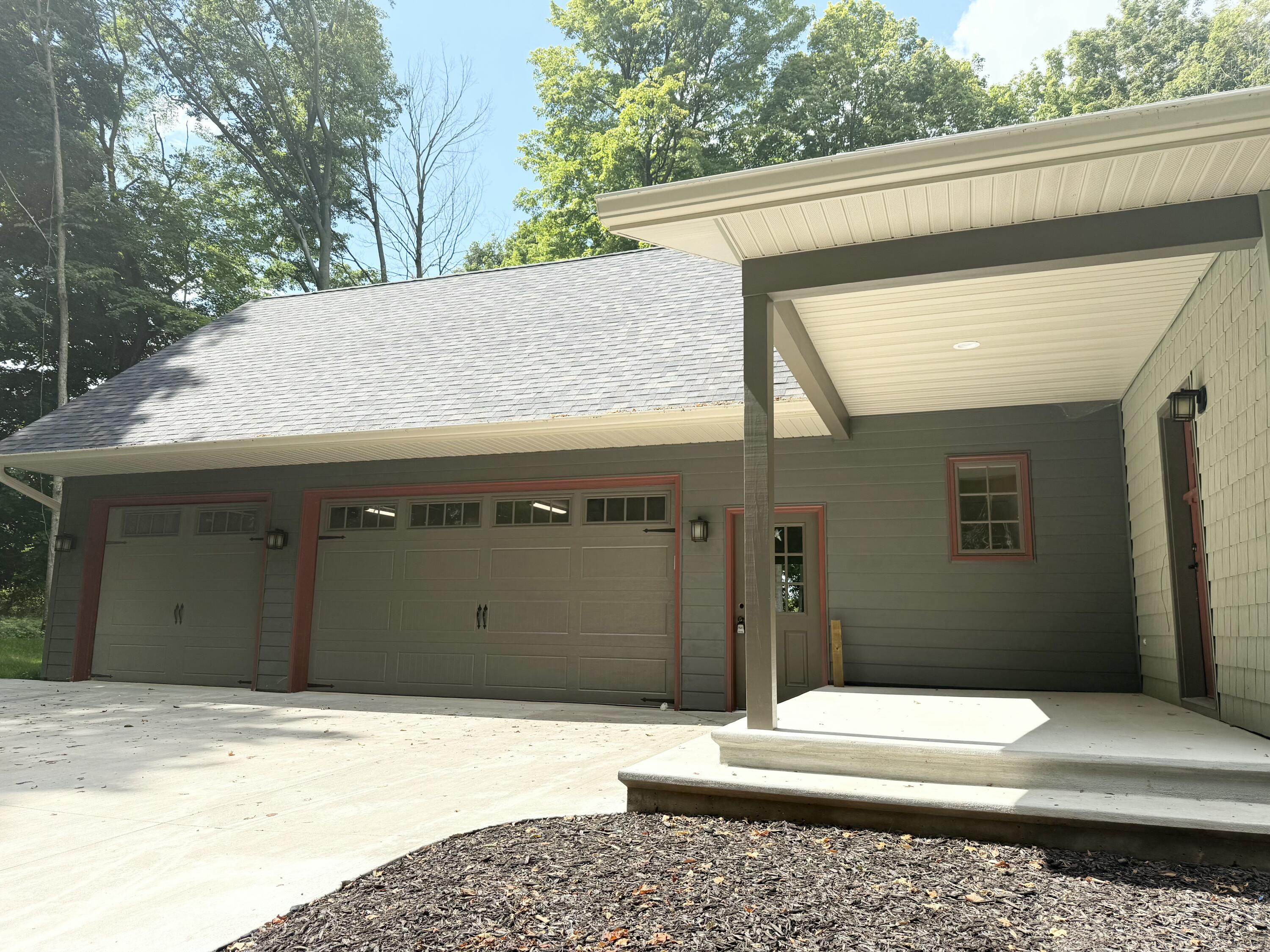 8606 Lakewood Trail