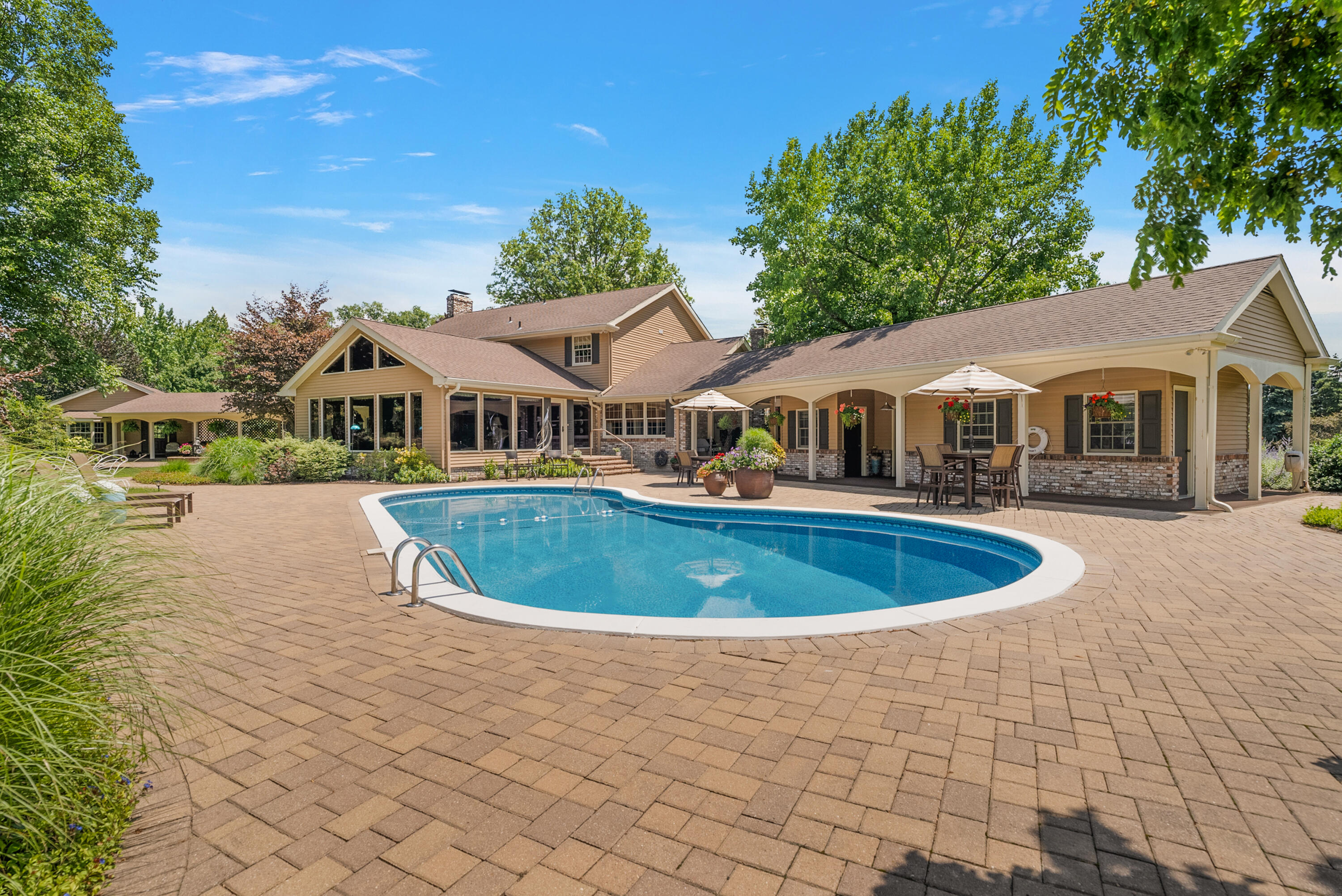 6130 Eidson Road, St. Joseph