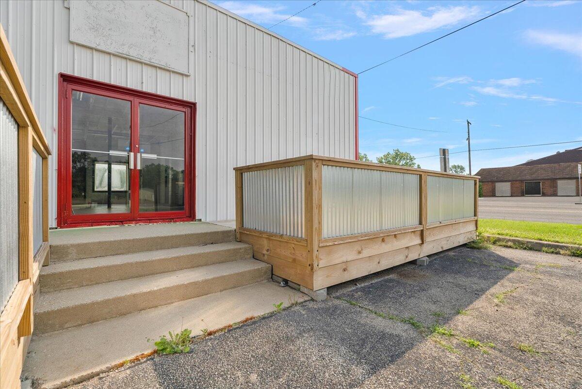 17648 Red Arrow Highway