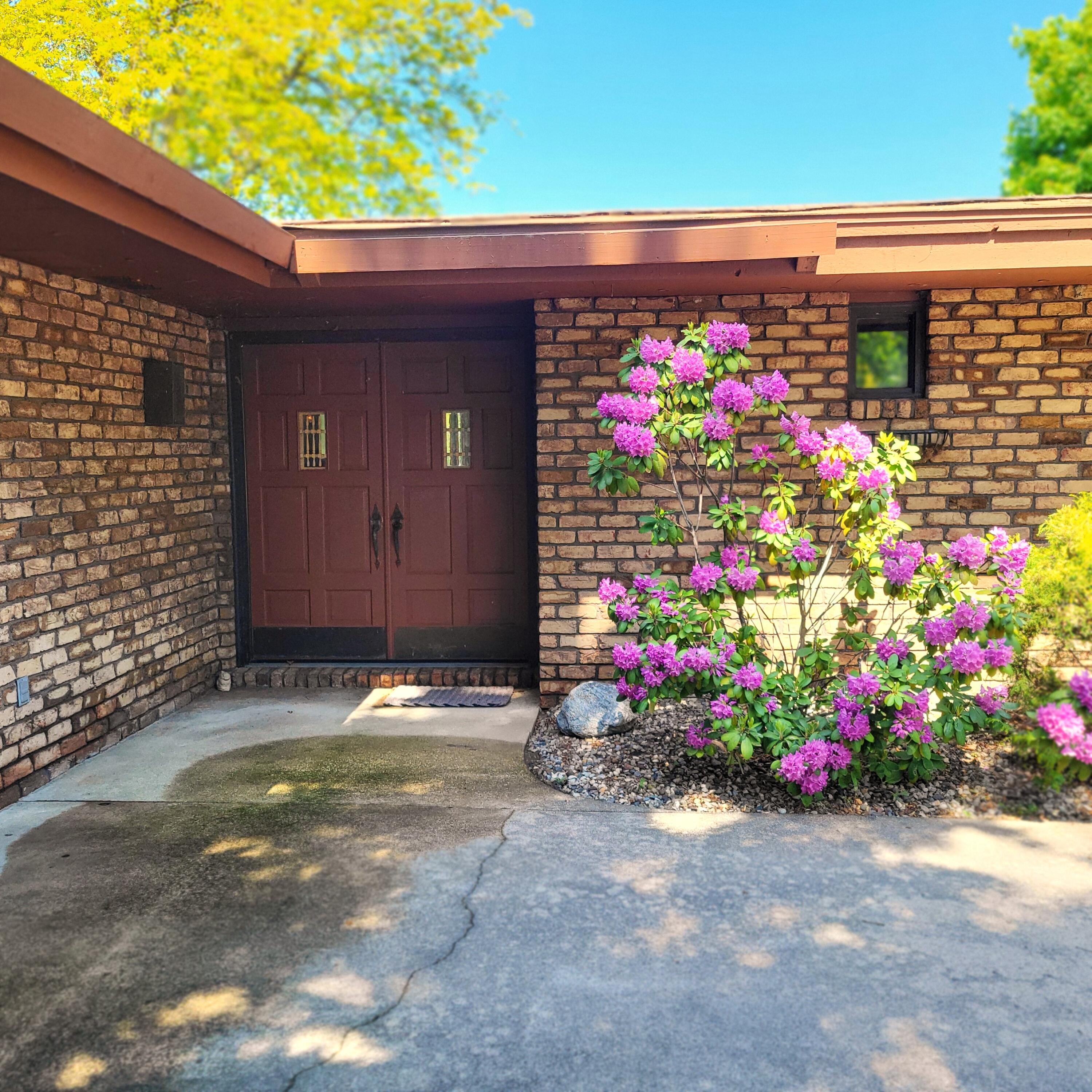 1519 Moccasin Trail