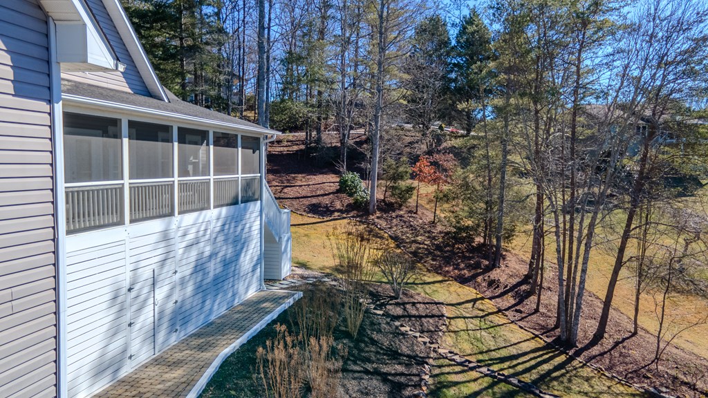 23 East Trace