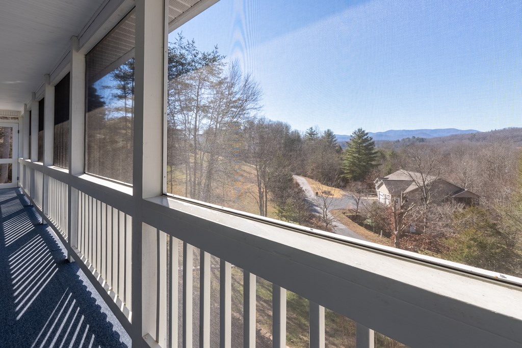 23 East Trace
